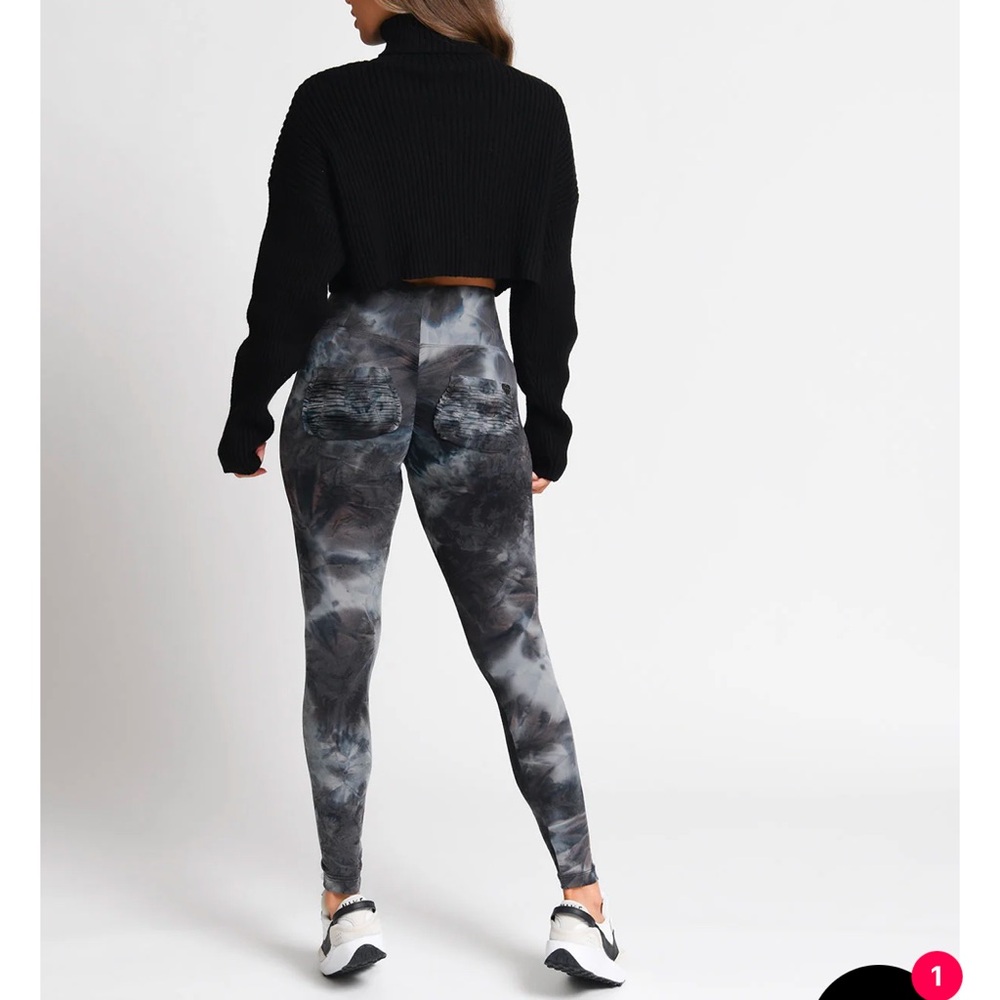 Cute Booty Lounge Deep Love leggings